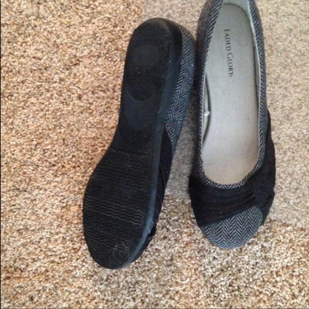 Flats - Picture 2 of 3